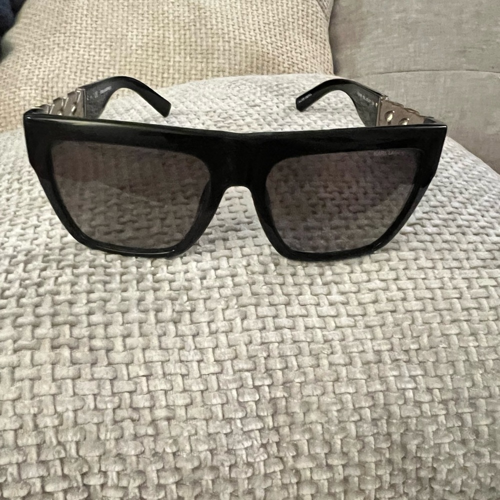 KARL LAGERFELD flat top gold accented sunglasses